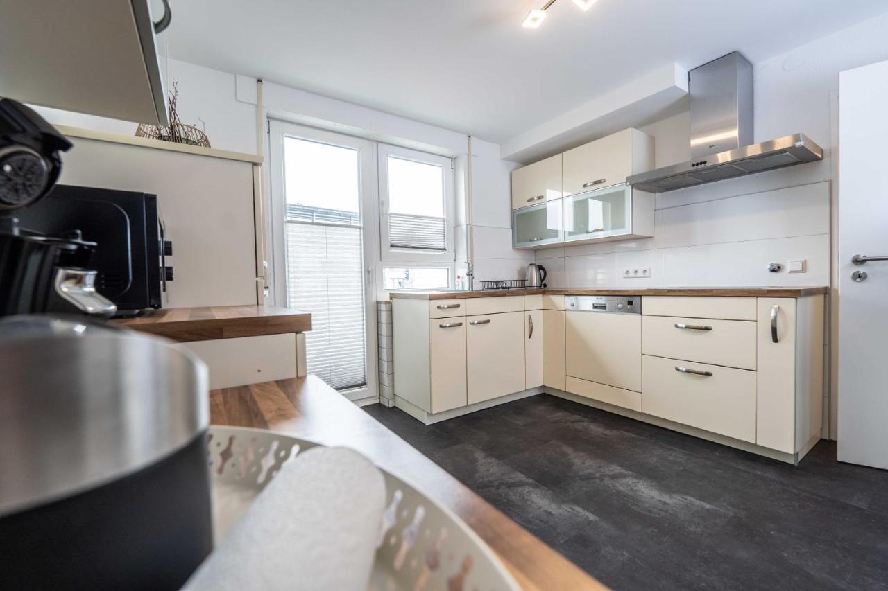 City Wohnung FN L 5 KLIMATISIERT mit Balkon und Küche FDH Exterior foto